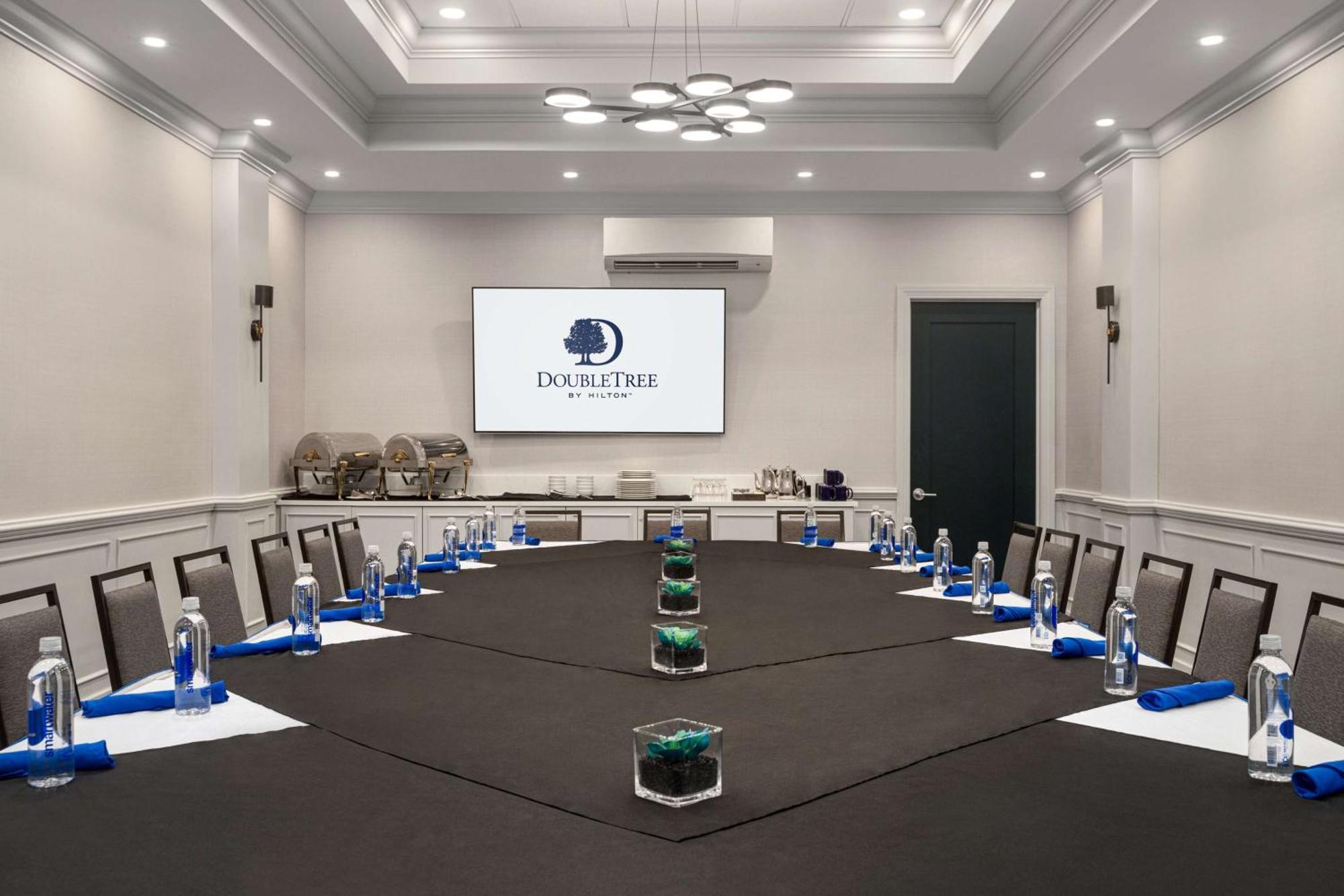 Doubletree By Hilton Fort Myers At Bell Tower Shops Ngoại thất bức ảnh