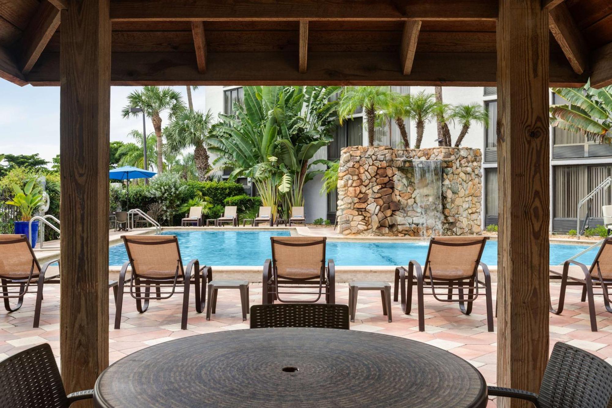Doubletree By Hilton Fort Myers At Bell Tower Shops Ngoại thất bức ảnh