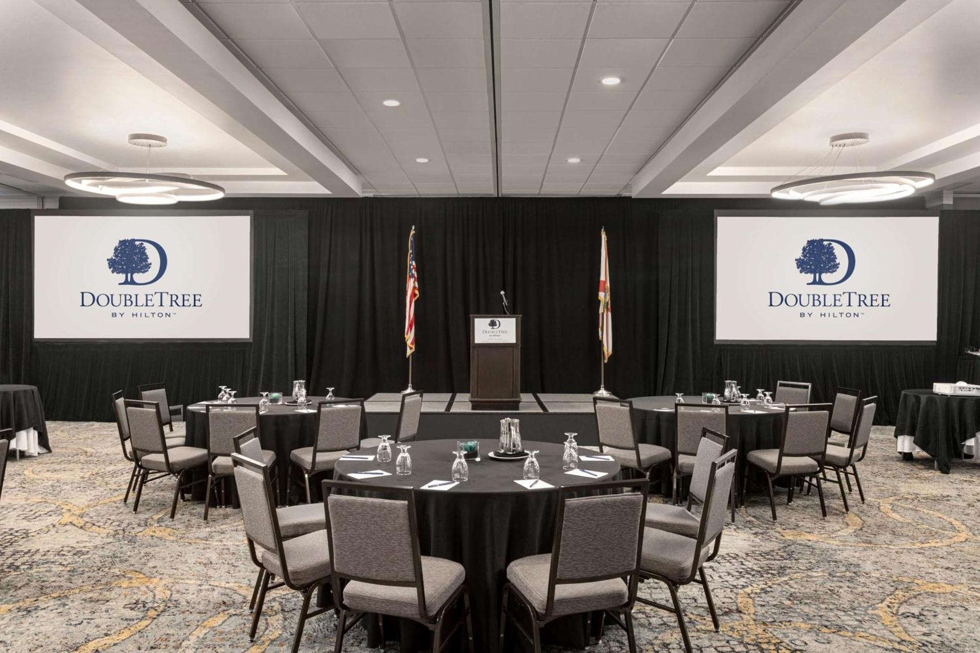 Doubletree By Hilton Fort Myers At Bell Tower Shops Ngoại thất bức ảnh