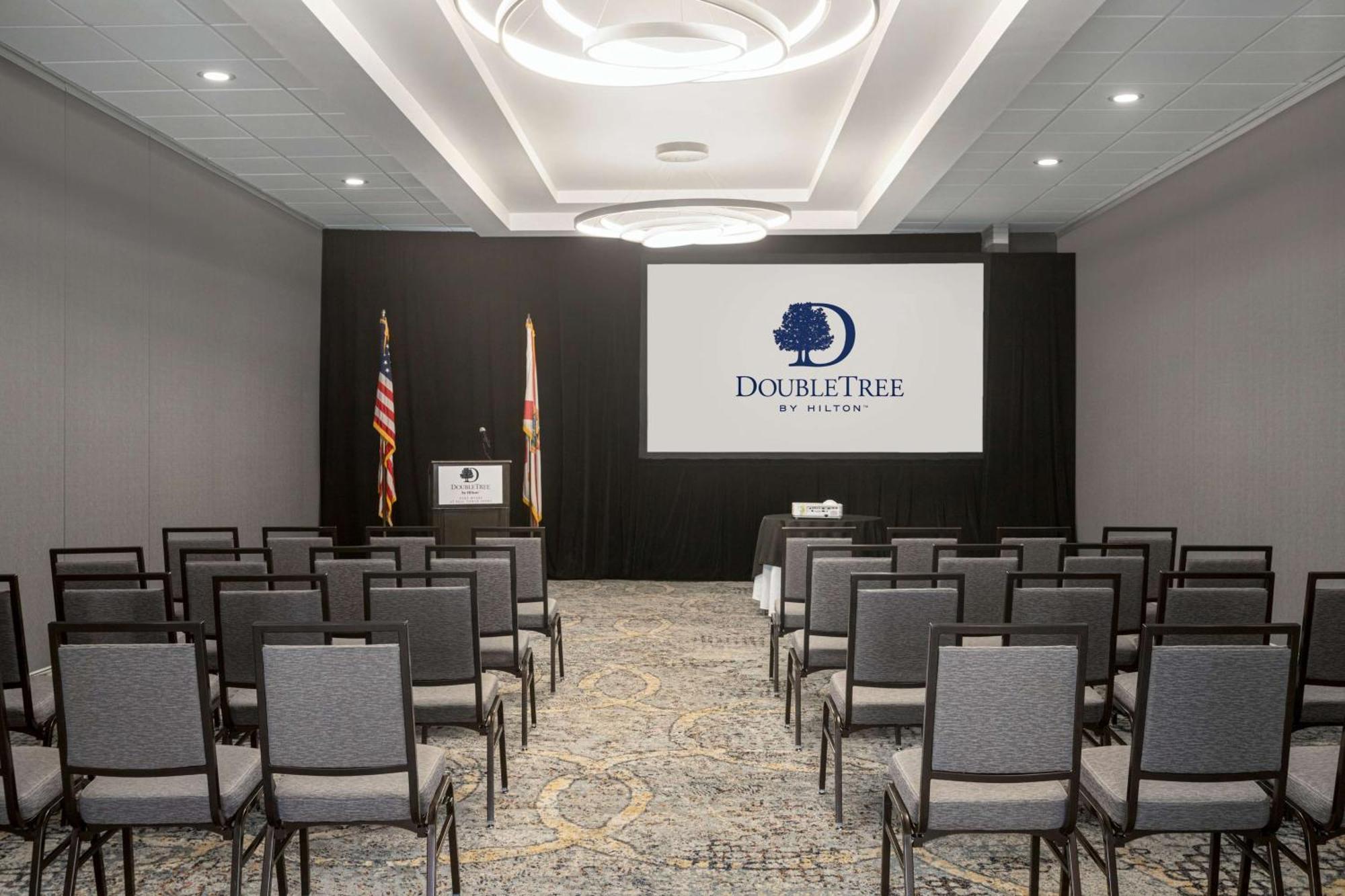 Doubletree By Hilton Fort Myers At Bell Tower Shops Ngoại thất bức ảnh