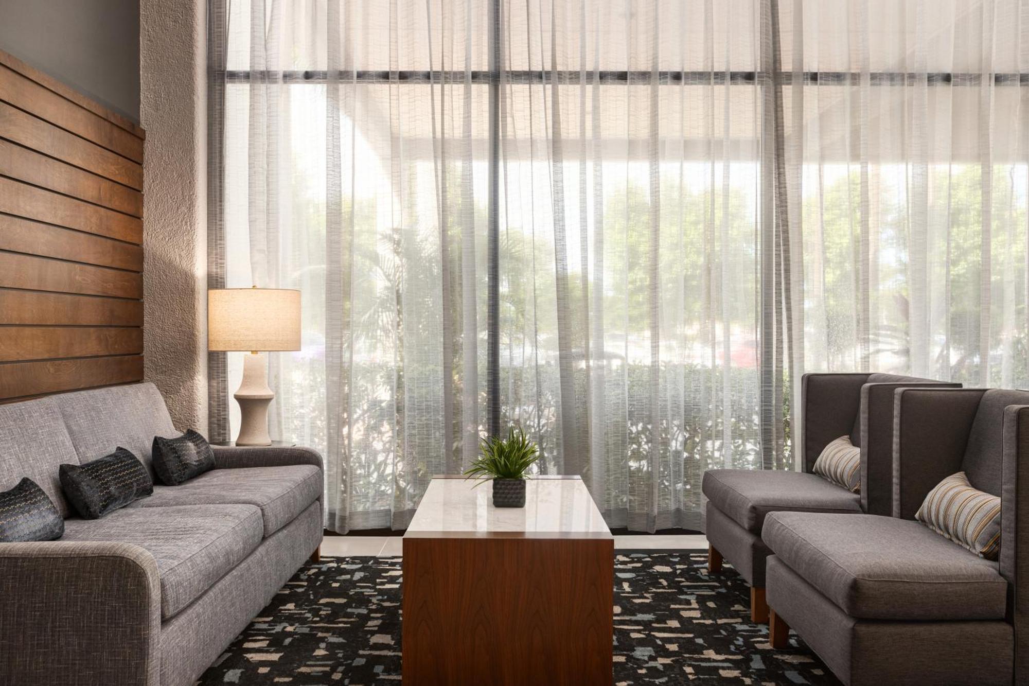 Doubletree By Hilton Fort Myers At Bell Tower Shops Ngoại thất bức ảnh