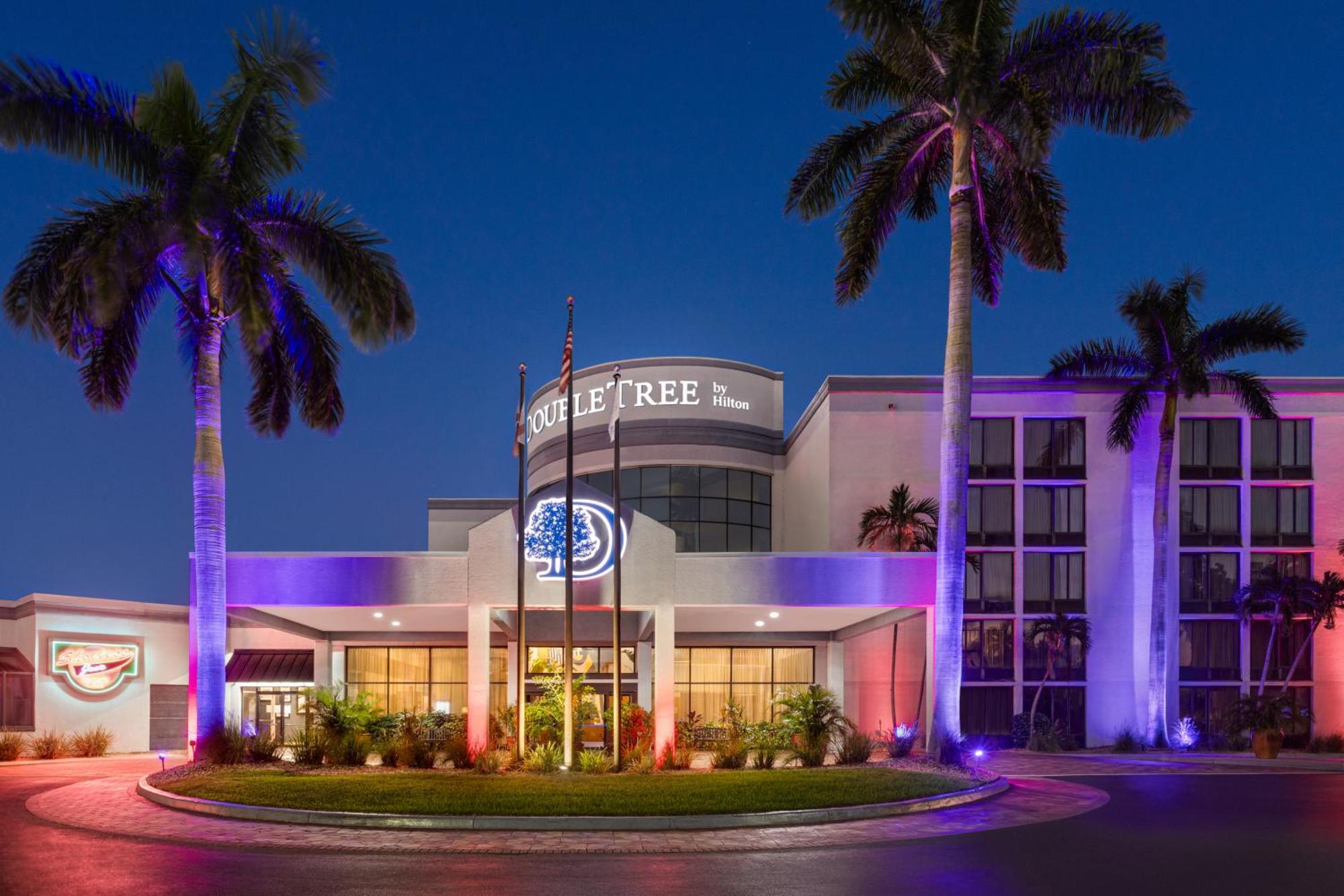 Doubletree By Hilton Fort Myers At Bell Tower Shops Ngoại thất bức ảnh